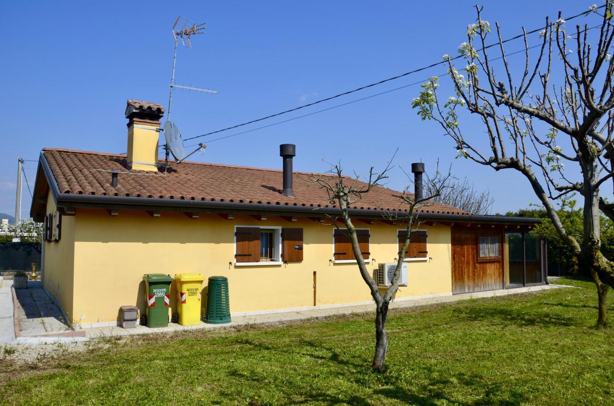 Villa A Casa Di Amici Vidor Exterior foto
